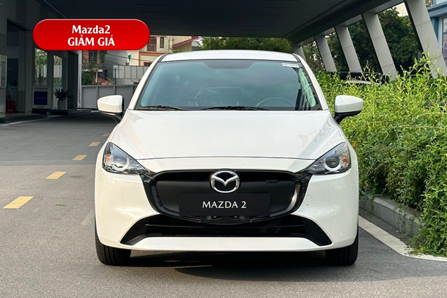 Cầm 400 triệu mua xe: Lời giải khó cho i10 khi Mazda2 đại hạ giá