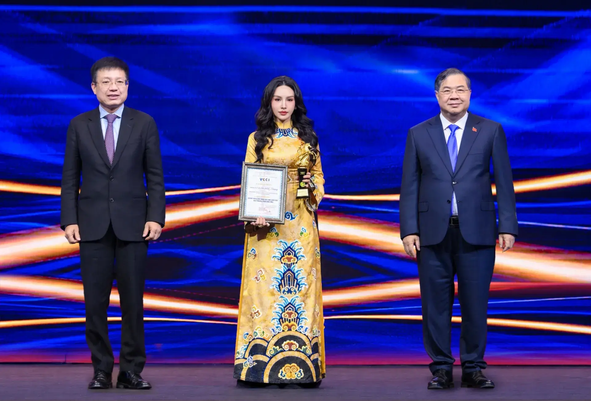 Anh hùng Lao động Lê Nữ Thùy Dương đón nhận vinh dự đặc biệt Anh hùng Lao động Lê Nữ Thùy Dương đón nhận vinh dự đặc biệt
