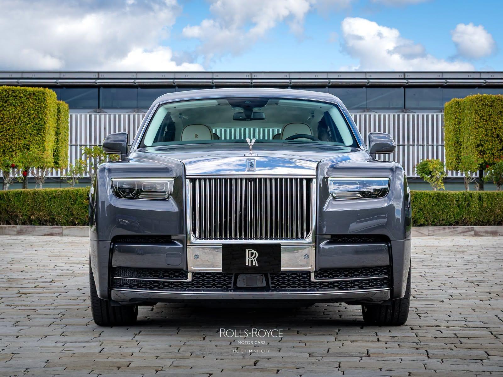 Rolls-Royce Phantom giá gần 88 tỷ đồng về Việt Nam, nội thất xa xỉ đến mức nào?