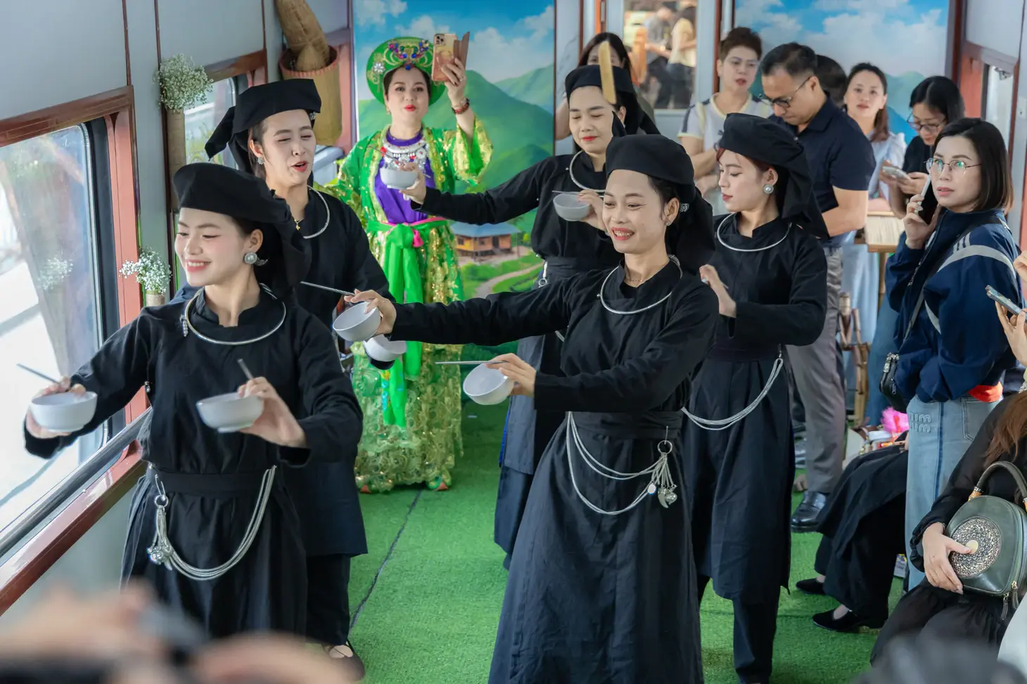 Chuyến tàu Hà Nội – Thái Nguyên giá 200.000 đồng có gì hấp dẫn?