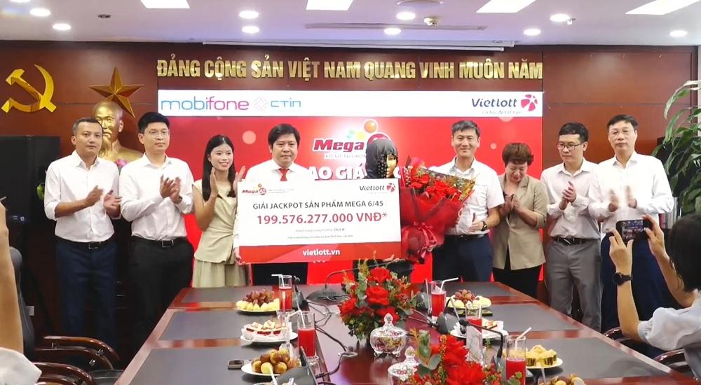 'Nữ tỷ phú' Vietlott trúng giải gần 200 tỷ đồng hé lộ cách chơi ít người biết 'Nữ tỷ phú' Vietlott trúng giải gần 200 tỷ đồng hé lộ cách chơi ít người biết