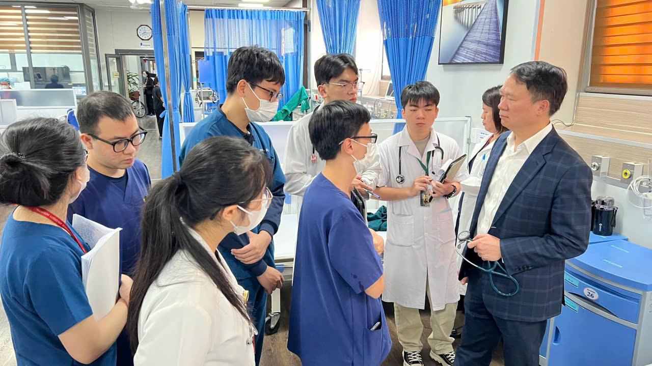 Bộ Y tế đề xuất bác sĩ nội trú thi trượt hai lần đánh giá năng lực sẽ bị buộc thôi học Bộ Y tế đề xuất bác sĩ nội trú thi trượt hai lần đánh giá năng lực sẽ bị buộc thôi học