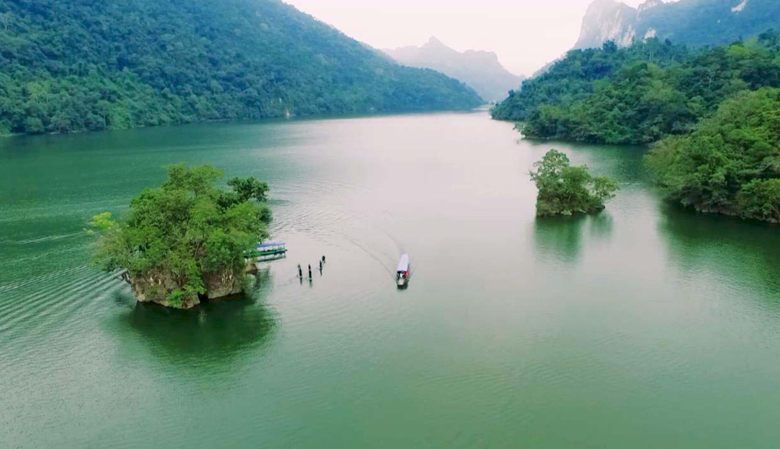 Hồ nước ngọt duy nhất Việt Nam được vinh danh đẹp nhất thế giới, có tuổi đời hơn 200 triệu năm, rộng tới 500ha, sẽ trở thành khu du lịch quốc gia trước 2030 Hồ nước ngọt duy nhất Việt Nam được vinh danh đẹp nhất thế giới, có tuổi đời hơn 200 triệu năm, rộng tới 500ha, sẽ trở thành khu du lịch quốc gia trước 2030