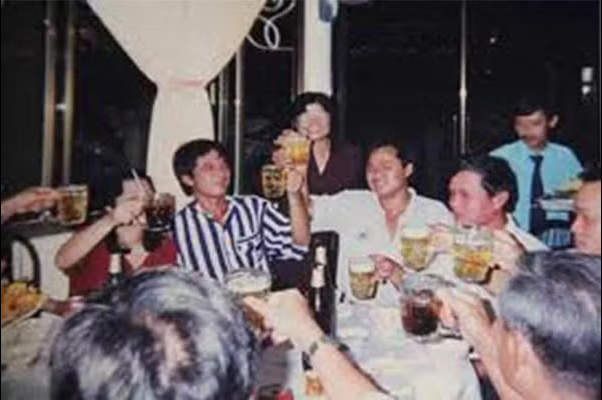 Nữ đại gia bán bún sở hữu khối tài sản hơn 1.000 tỷ đồng: Qua đời đột ngột ở tuổi 65, để lại tiền, vàng và hàng chục sổ tiết kiệm cho con gái nuôi thừa kế Nữ đại gia bán bún sở hữu khối tài sản hơn 1.000 tỷ đồng: Qua đời đột ngột ở tuổi 65, để lại tiền, vàng và hàng chục sổ tiết kiệm cho con gái nuôi thừa kế