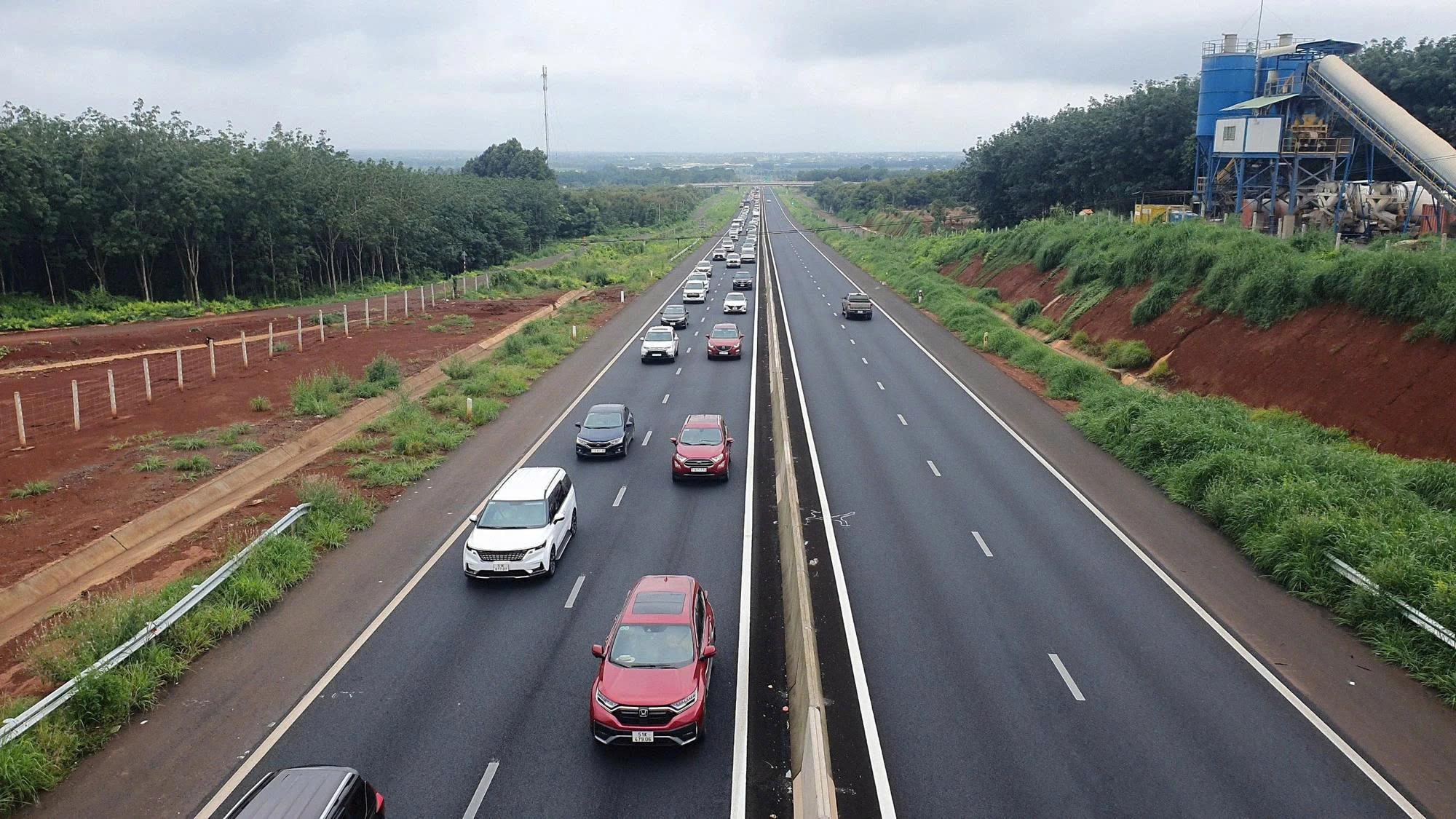Cao tốc Phan Thiết - Dầu Giây đổi quy định tốc độ, xe tải lớn phải đi làn phải
