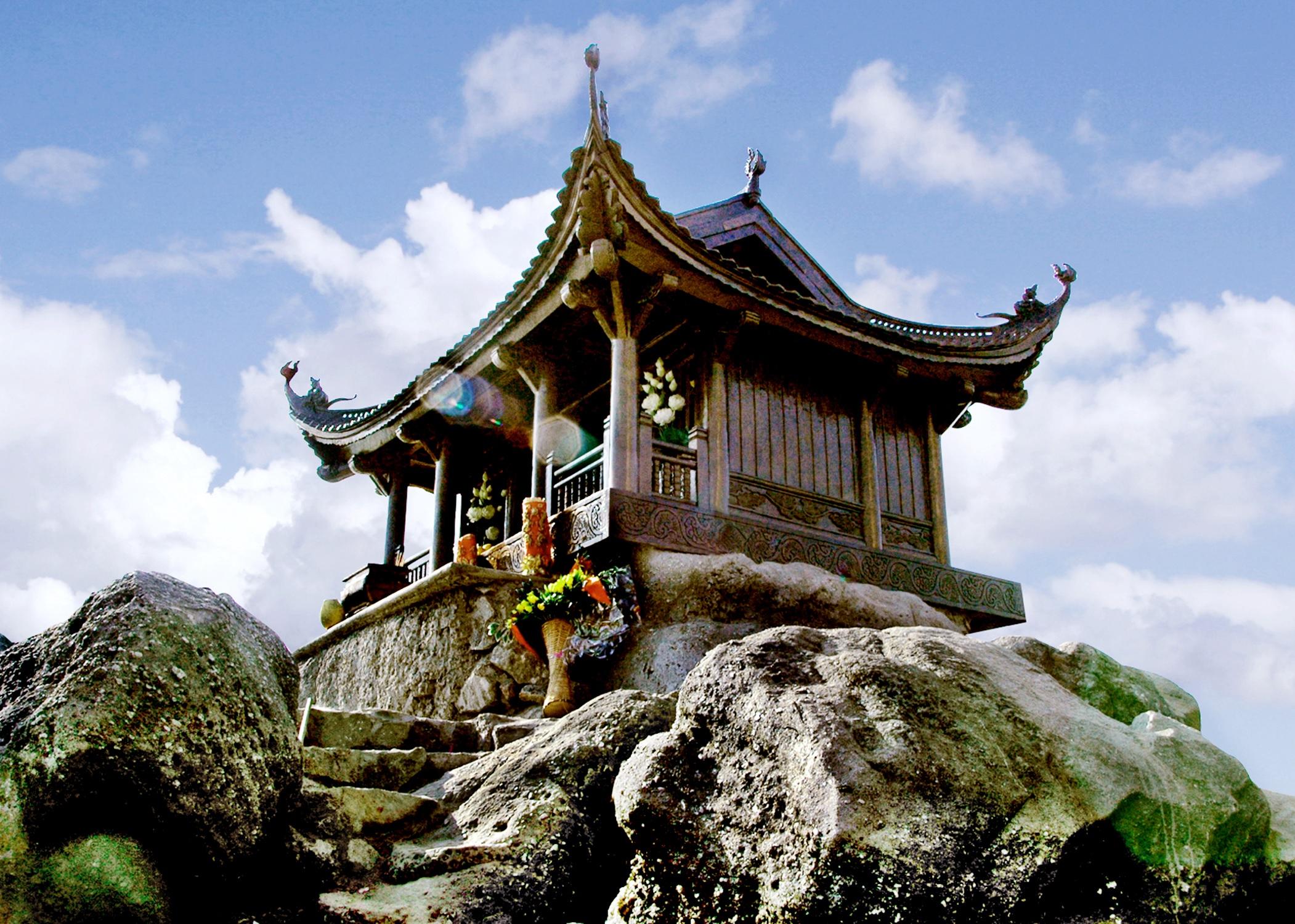 Ngôi chùa cao nhất Việt Nam nằm trong quần thể UNESCO công nhận, được đúc từ 70 tấn đồng, xác lập nhiều kỷ lục