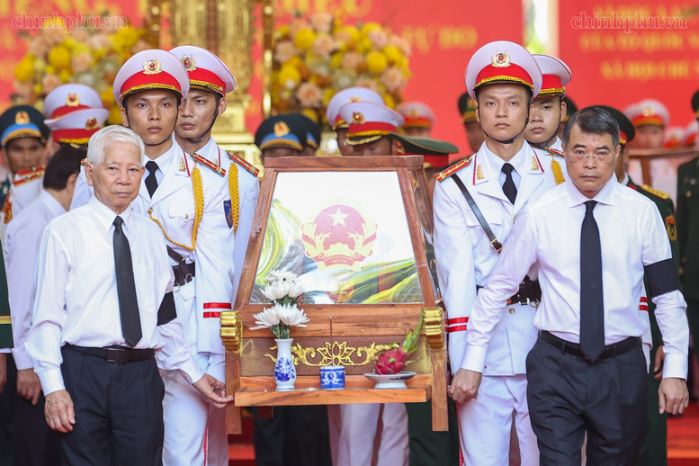 Trang nghiêm lễ viếng, truy điệu và an táng 731 hài cốt liệt sĩ tại TPHCM Trang nghiêm lễ viếng, truy điệu và an táng 731 hài cốt liệt sĩ tại TPHCM