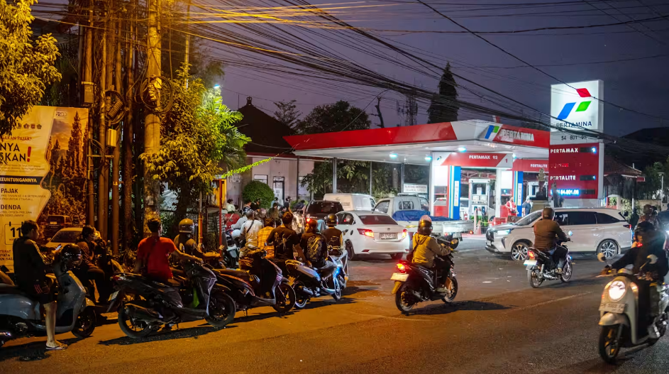 21,7 triệu lít xăng cập cảng khẩn cấp, nền kinh tế lớn nhất Đông Nam Á nỗ lực 'giải cứu' Bali