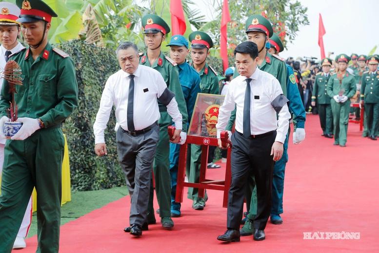 Các địa phương tổ chức Lễ viếng, truy điệu và an táng hài cốt liệt sĩ Các địa phương tổ chức Lễ viếng, truy điệu và an táng hài cốt liệt sĩ