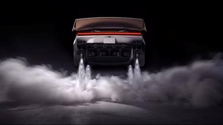 Siêu xe điện Tesla Roadster phô diễn khả năng bay lượn nhờ công nghệ không gian Siêu xe điện Tesla Roadster phô diễn khả năng bay lượn nhờ công nghệ không gian