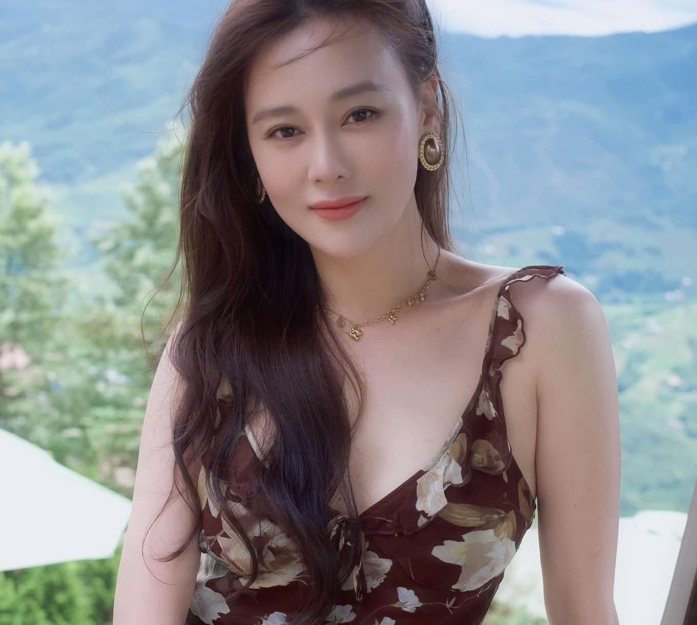 Phương Oanh có động thái mới gây xôn xao Phương Oanh có động thái mới gây xôn xao