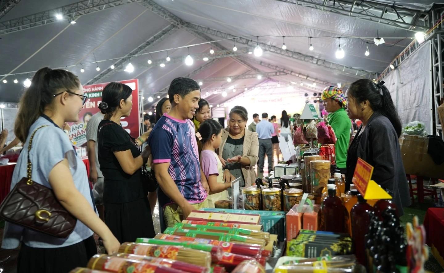 Phiên chợ số vùng cao: kết nối sản phẩm và kiến tạo giá trị thương hiệu nông sản