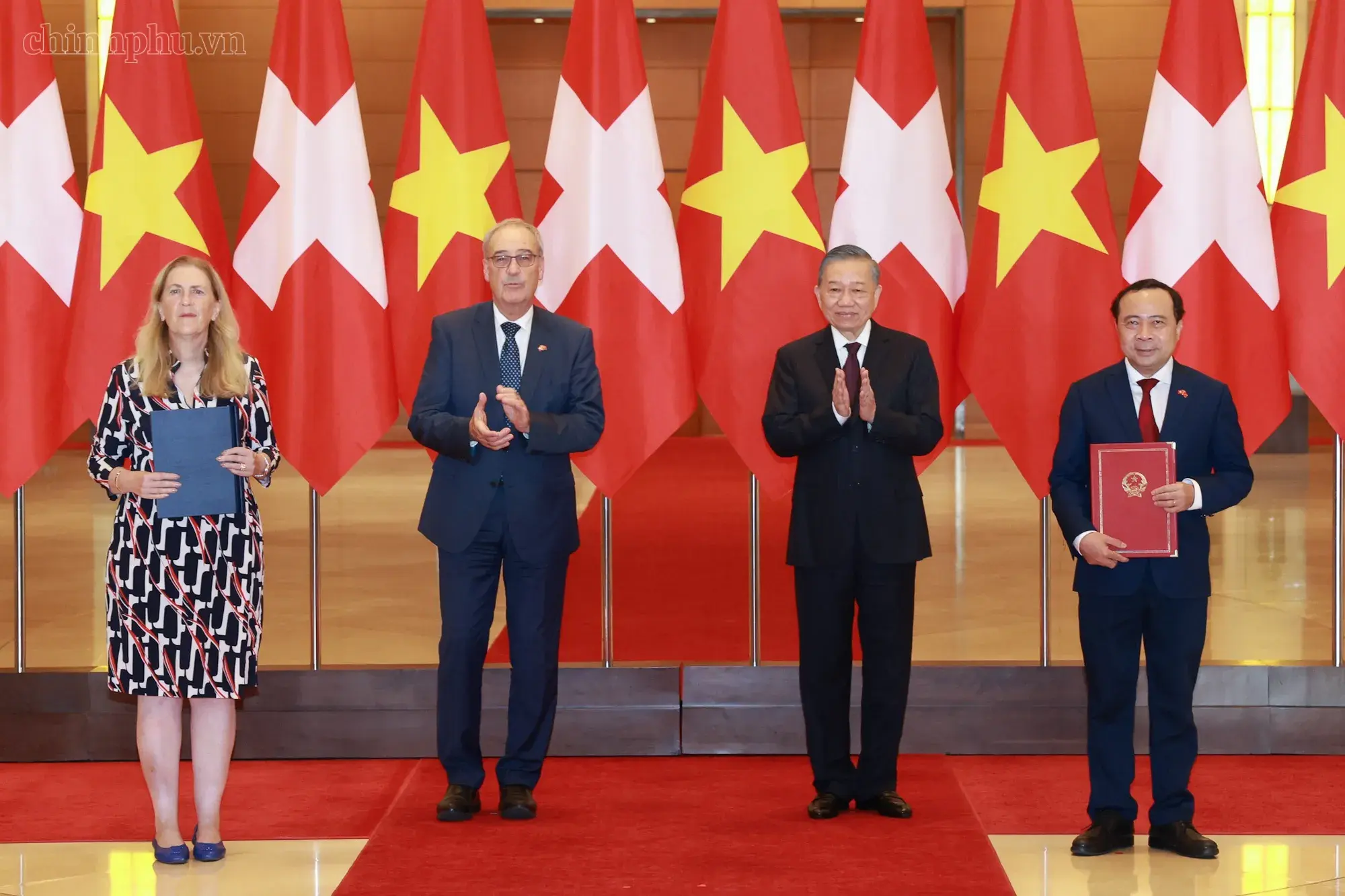 Tổng Bí thư, Chủ tịch nước Tô Lâm hội đàm với Tổng thống Thụy Sĩ- Ảnh 3.