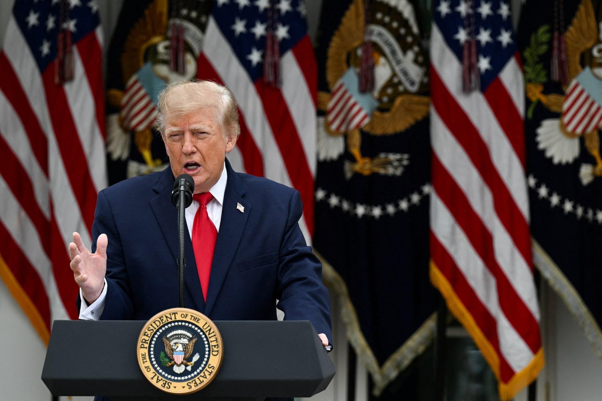 Ông Trump buộc tội Ukraine tuồn vũ khí được Mỹ viện trợ ra chợ đen