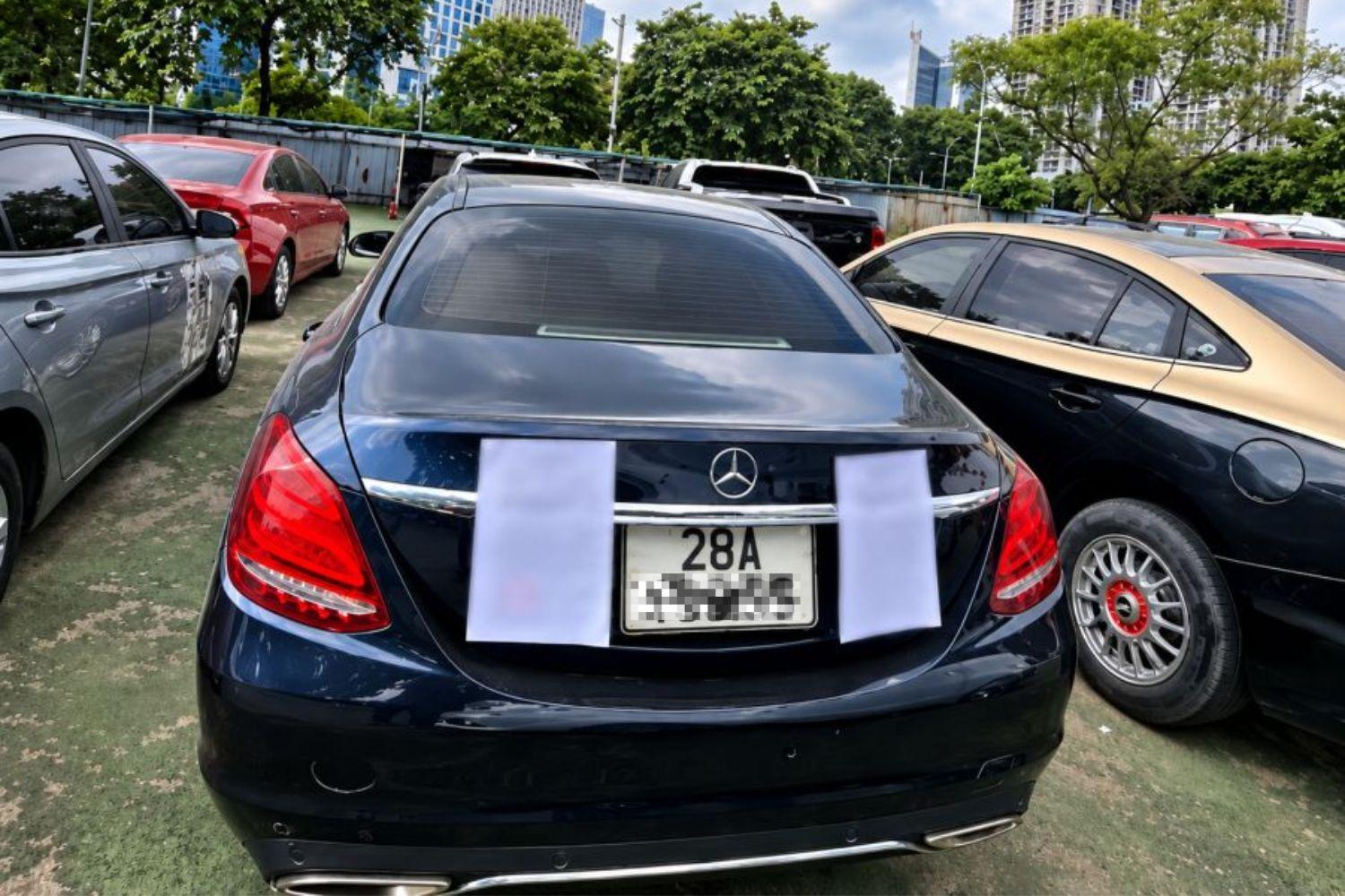 Thanh lý xe sang: Mercedes-Benz C250 2021 giá chỉ 253 triệu đồng