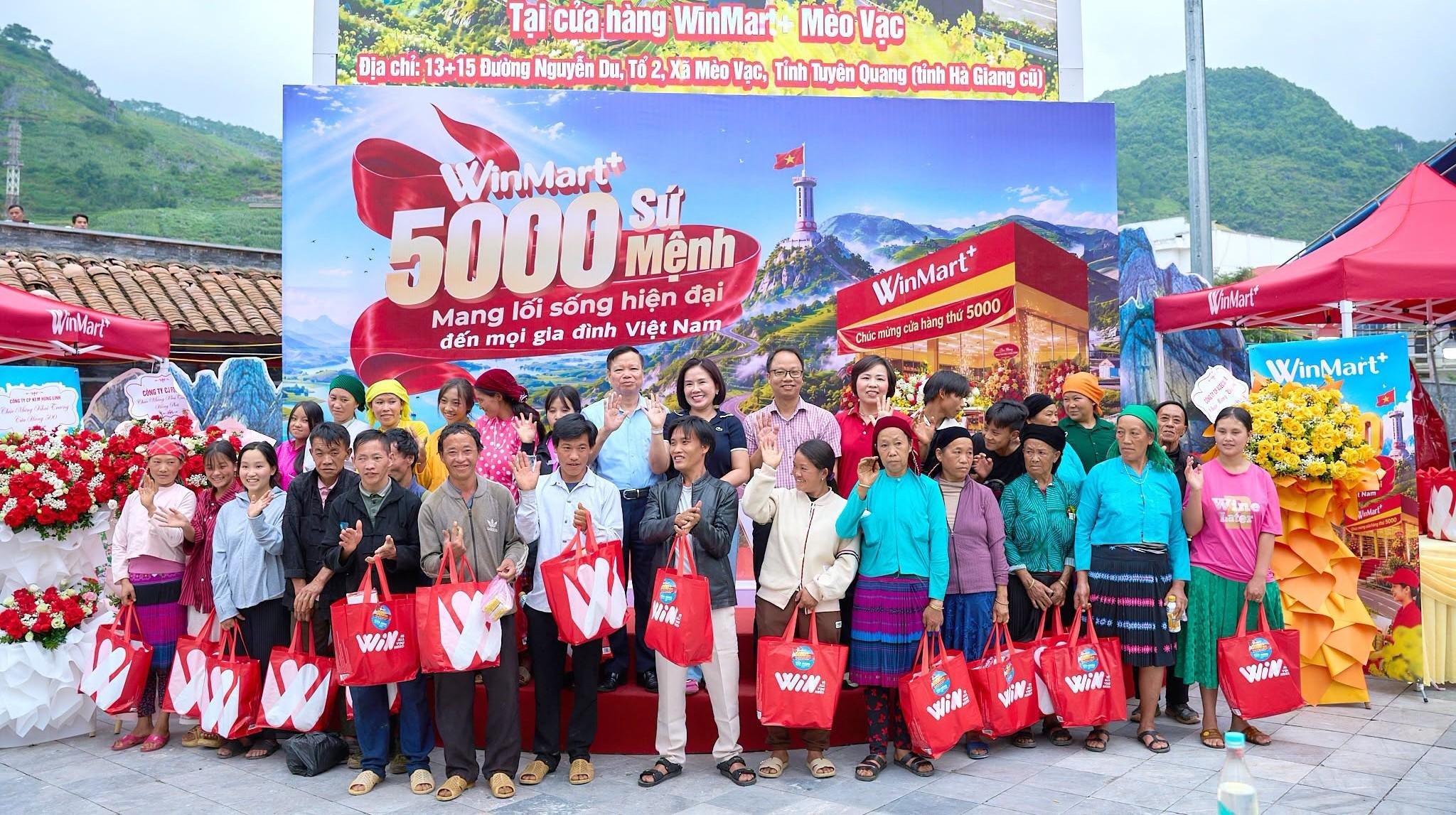 winmart-trao-tang-5.000-phan-qua-thiet-yeu-cho-cac-ho-gia-dinh-tai-cac-xa-meo-vac-duong-hong-va-yen-cuong-thuoc-tinh-tuyen-quang_1792483924.jpg