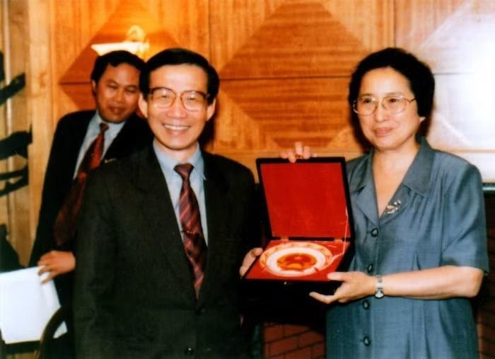 Người Việt đầu tiên bảo vệ luận án Tiến sĩ khoa học tại Nga, phá bom từ trường, thủy lôi của Mỹ