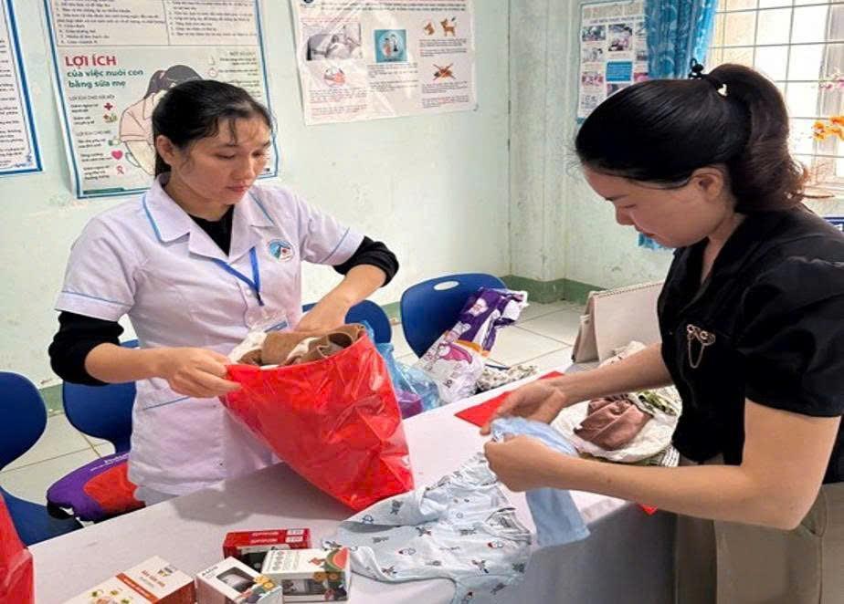 Tỉnh Quảng Ngãi: Từ chiếc tủ nhỏ đến niềm tin lớn dân vận từ mô hình “Tủ đồ sơ sinh 0 đồng”