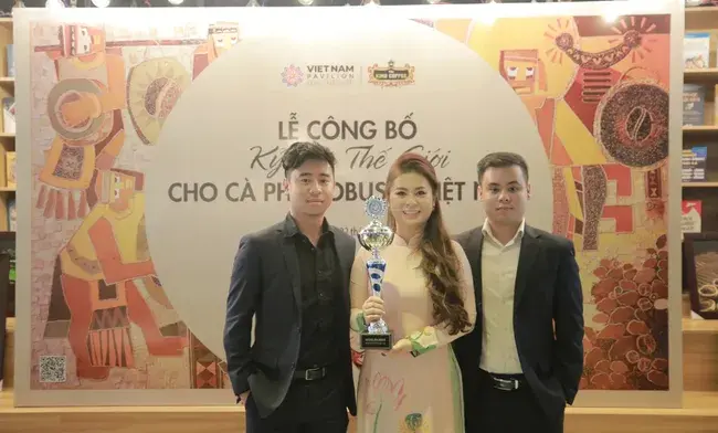 4 người con kín tiếng cùng tên Nguyên của "Vua cà phê" và quan điểm dạy con của ông Đặng Lê Nguyên Vũ, bà Lê Hoàng Diệp Thảo hậu chia  - Ảnh 2.