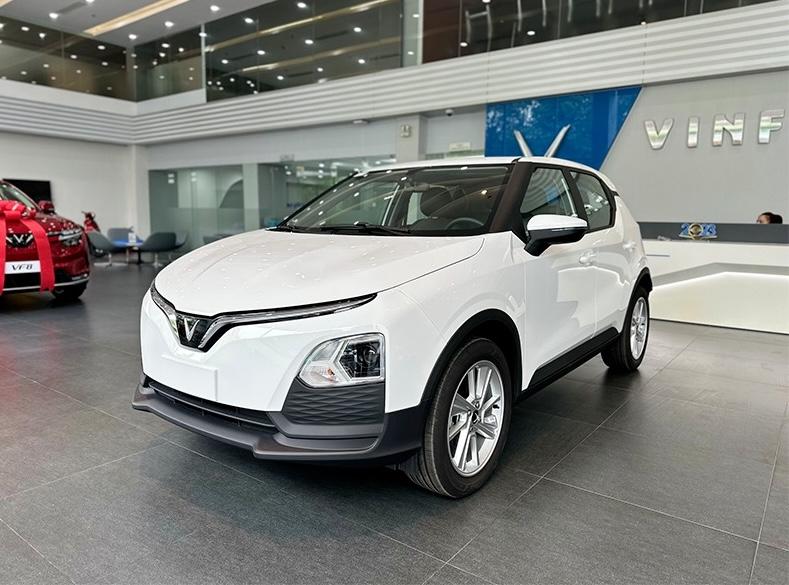 Sau 1 năm, so sánh thẳng mức khấu hao giữa Toyota Raize với VinFast VF 5, người định mua xe đã nói về quyết định Sau 1 năm, so sánh thẳng mức khấu hao giữa Toyota Raize với VinFast VF 5, người định mua xe đã nói về quyết định