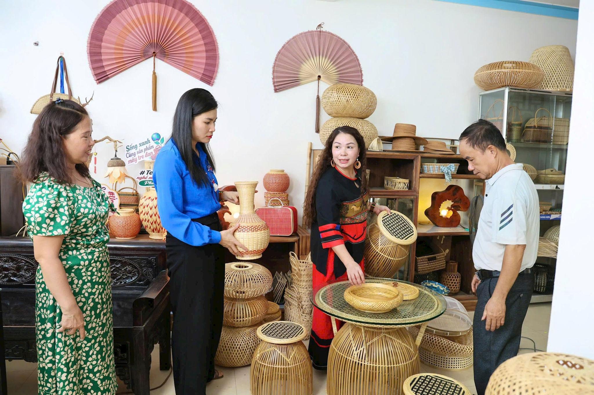 Đổi mới cách tổ chức, tạo sức bật mới cho làng nghề Phú Nghĩa