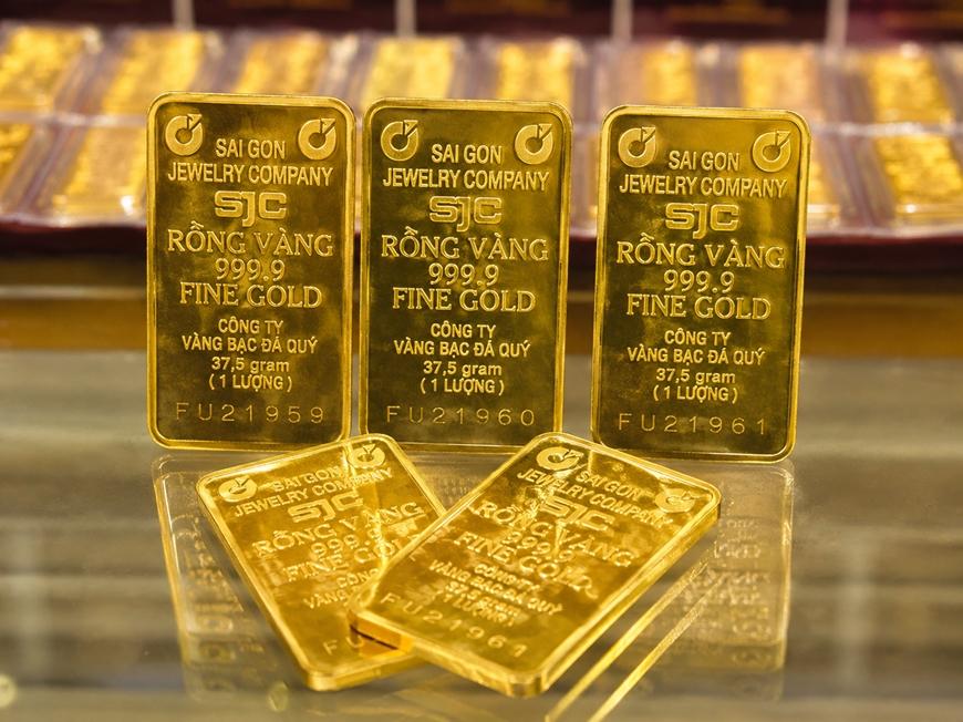 Giá vàng hôm nay 22/10: Trong nước neo mức thấp, thế giới biến động trước áp lực lãi suất