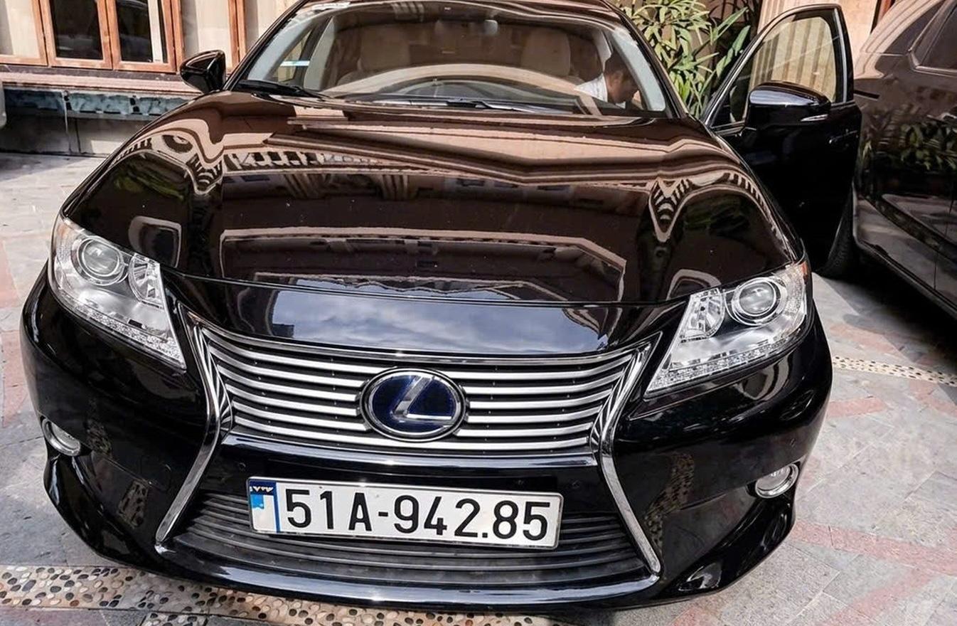 Đang trong trại tạm giam, chiếc Lexus của bà Trương Mỹ Lan đã có chủ mới: Ông T. mua lại với giá bao nhiêu? Đang trong trại tạm giam, chiếc Lexus của bà Trương Mỹ Lan đã có chủ mới: Ông T. mua lại với giá bao nhiêu?