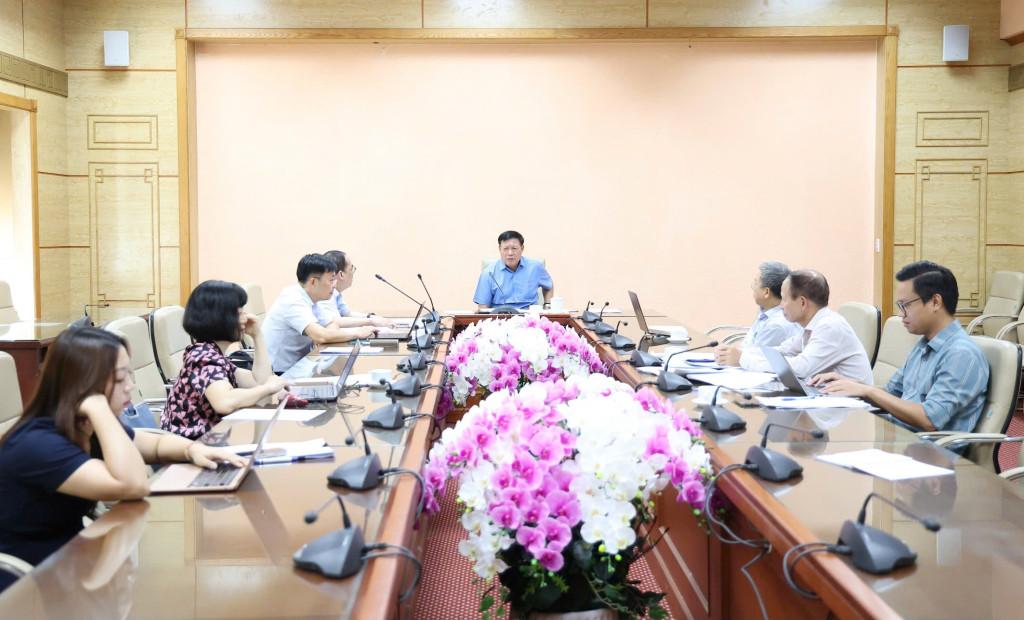 Bộ Y tế đẩy nhanh tiến độ sửa đổi thông tư về quản lý thị trường mỹ phẩm Bộ Y tế đẩy nhanh tiến độ sửa đổi thông tư về quản lý thị trường mỹ phẩm