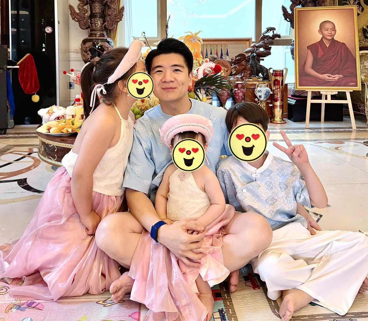 Thiếu gia sinh năm 1989 vừa học Tiến sĩ vừa là phó chủ tịch ngân hàng khoe ‘toàn bộ gia tài’ Thiếu gia sinh năm 1989 vừa học Tiến sĩ vừa là phó chủ tịch ngân hàng khoe ‘toàn bộ gia tài’