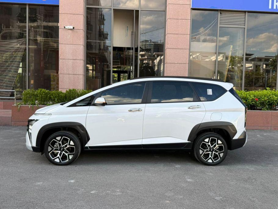 hyundai-stargazer-2_1792815553.jpg