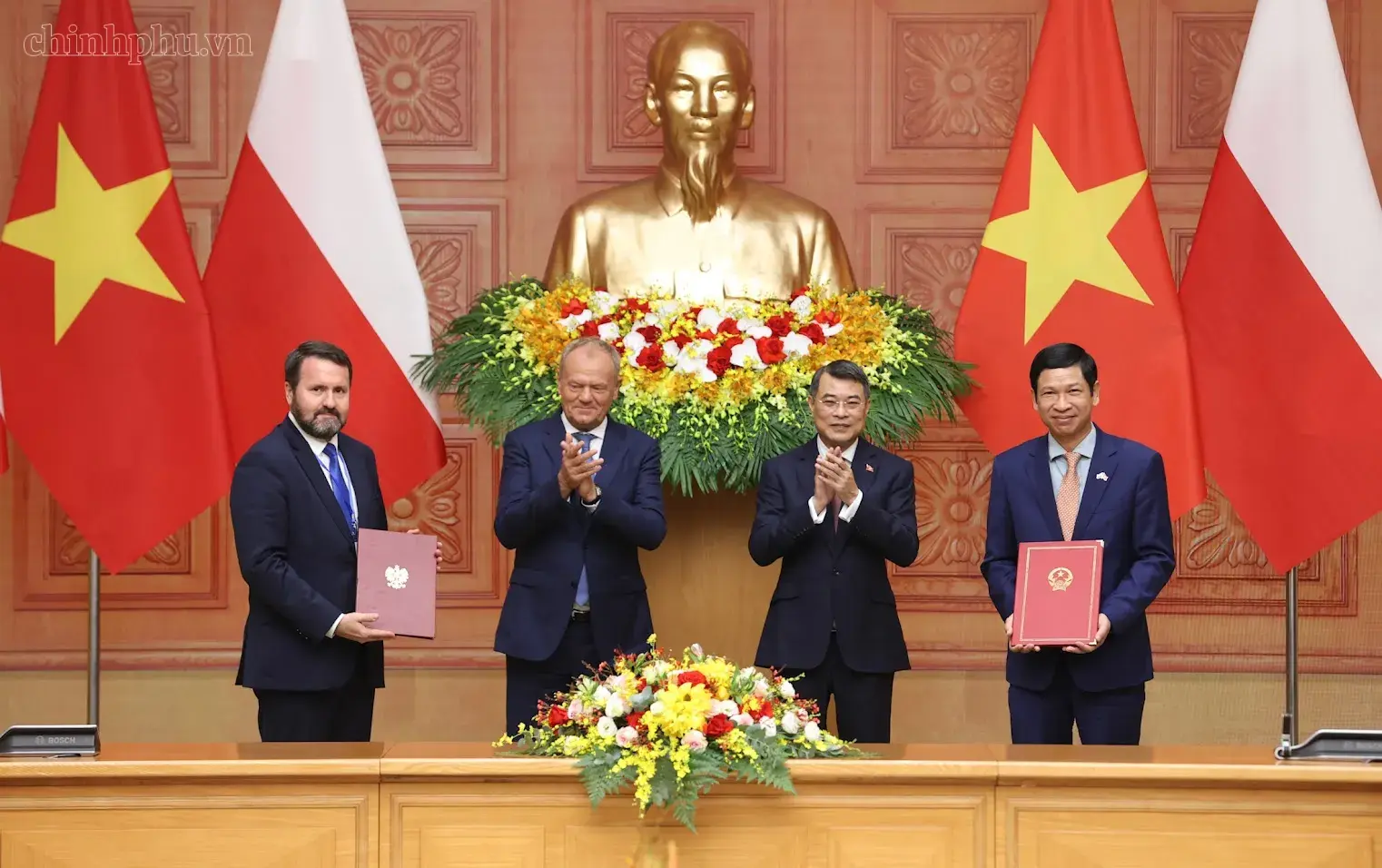 Hai Thủ tướng Việt Nam - Ba Lan hội đàm: Mở ra chương mới trong quan hệ song phương - Ảnh 8.