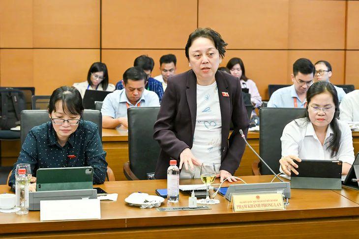 Tăng mức xử phạt hành chính: Người lo sẽ đẩy dân vào cảnh bần cùng, người ủng hộ để tăng tính răn đe