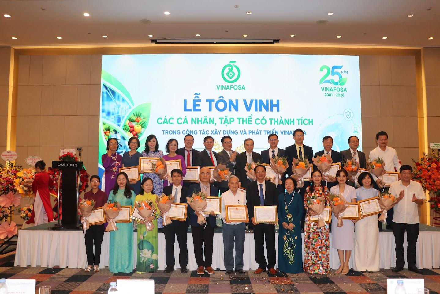 vinh_1793200994.jpg