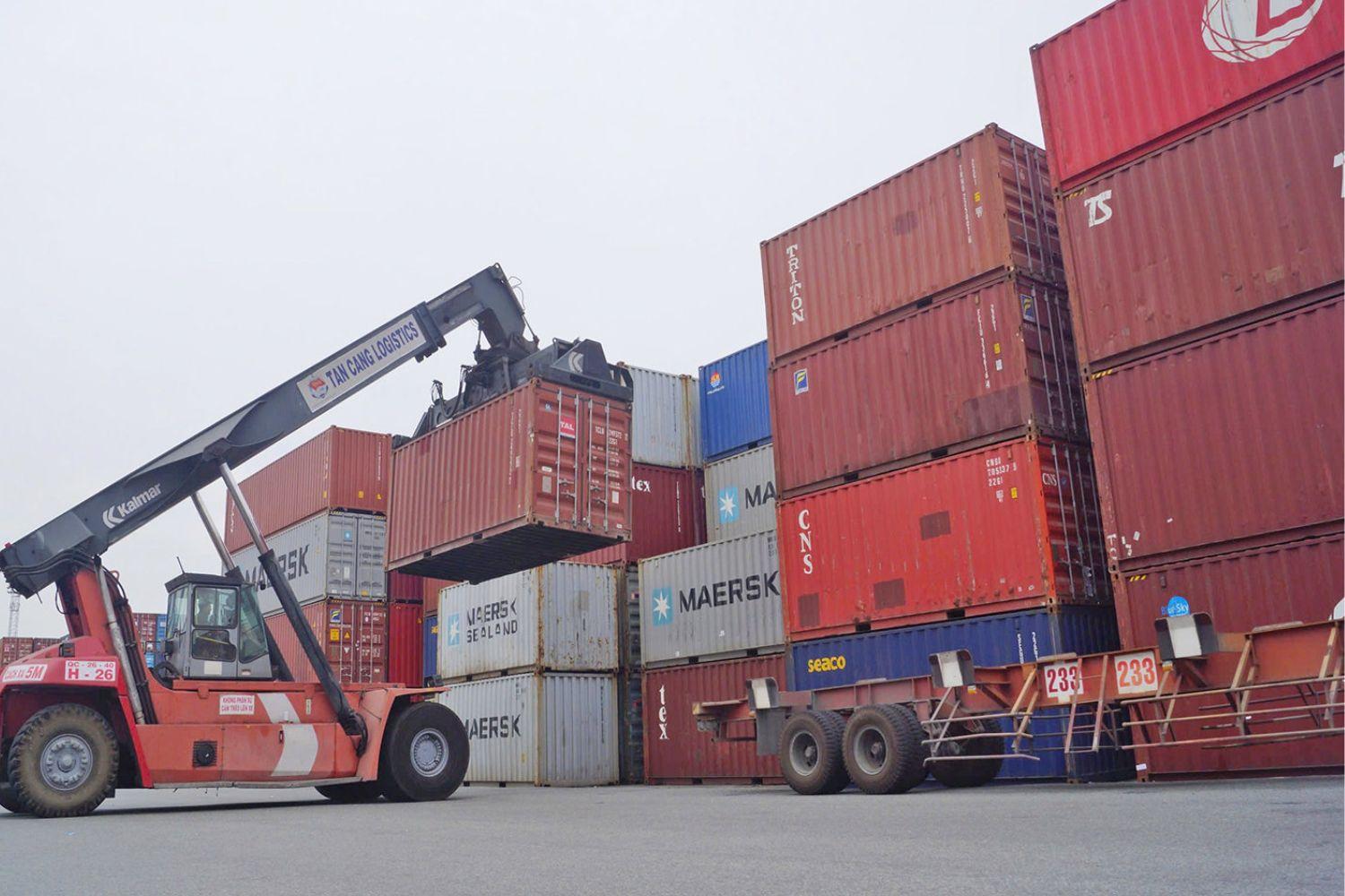 Kim ngạch xuất nhập khẩu của Việt Nam chính thức cán mốc 1.000 tỉ USD Kim ngạch xuất nhập khẩu của Việt Nam chính thức cán mốc 1.000 tỉ USD