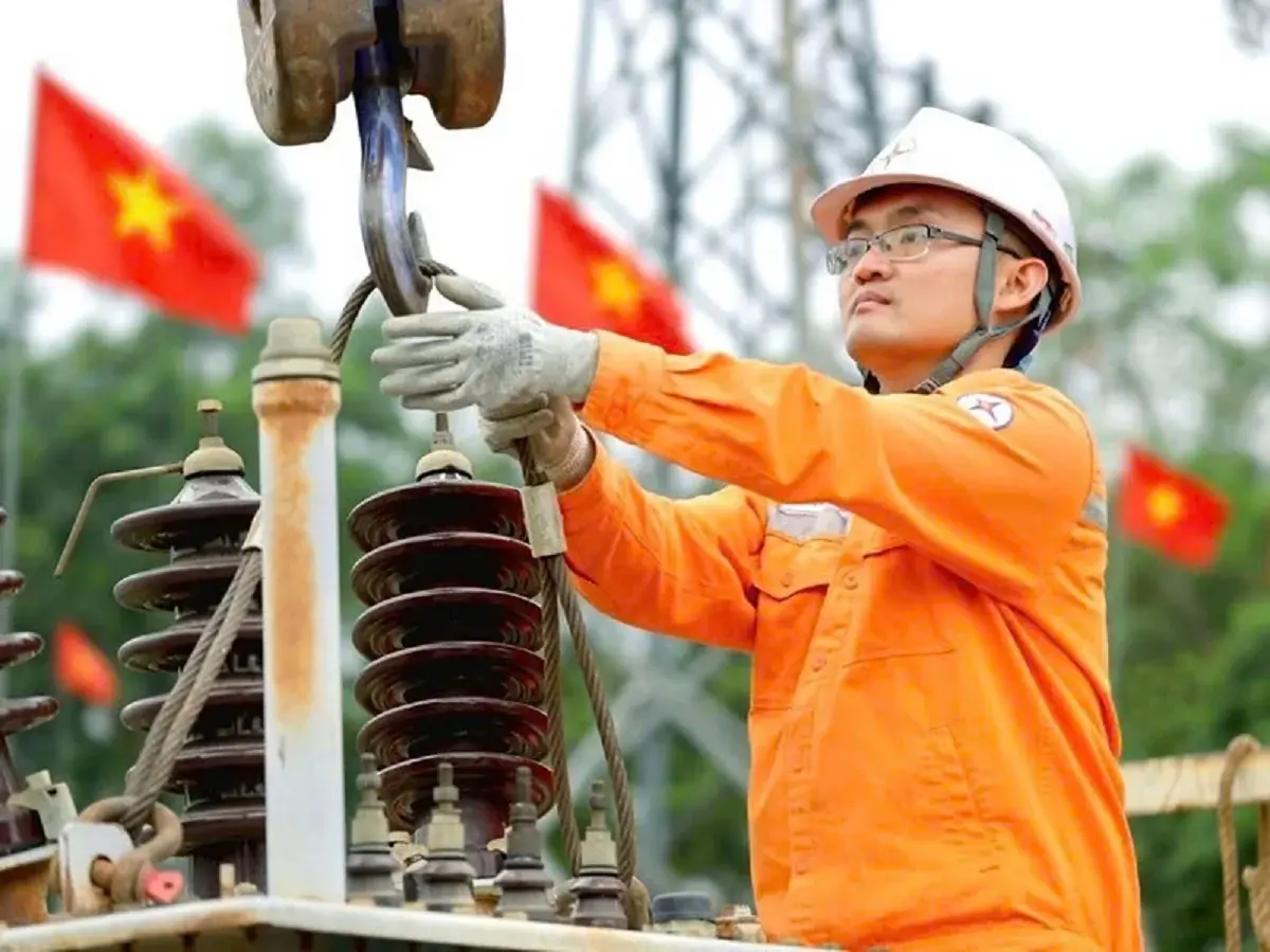 Giá bán lẻ điện bình quân chính thức giảm 2% từ ngày 1/11 Giá bán lẻ điện bình quân chính thức giảm 2% từ ngày 1/11