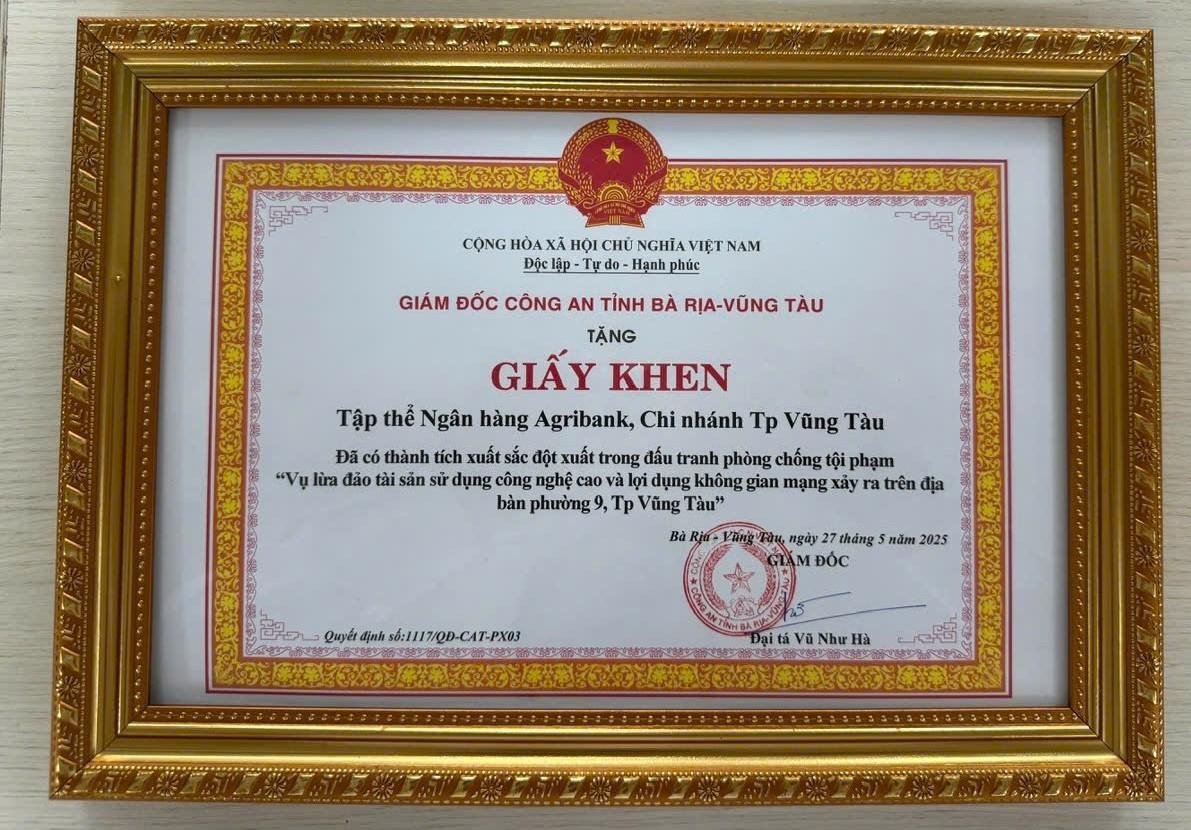anh-4---bang-khen-cong-an-tinh-khen-thuong-tap-the_1767230549.jpg