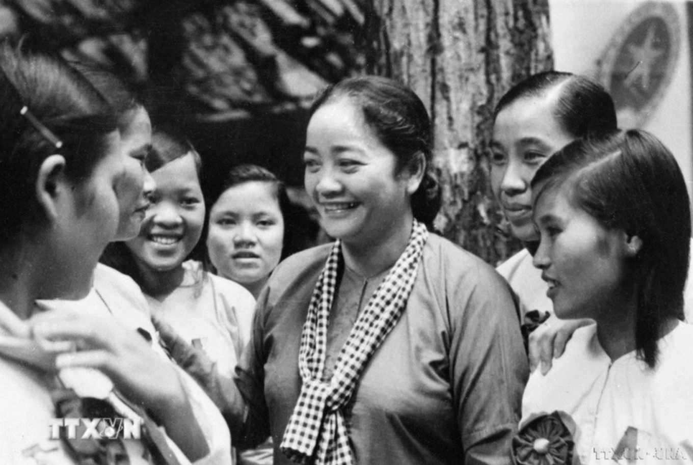 Nữ tướng đầu tiên của Quân đội nhân dân Việt Nam, từng làm Thứ trưởng, tên được đặt cho nhiều đường phố, trường học
