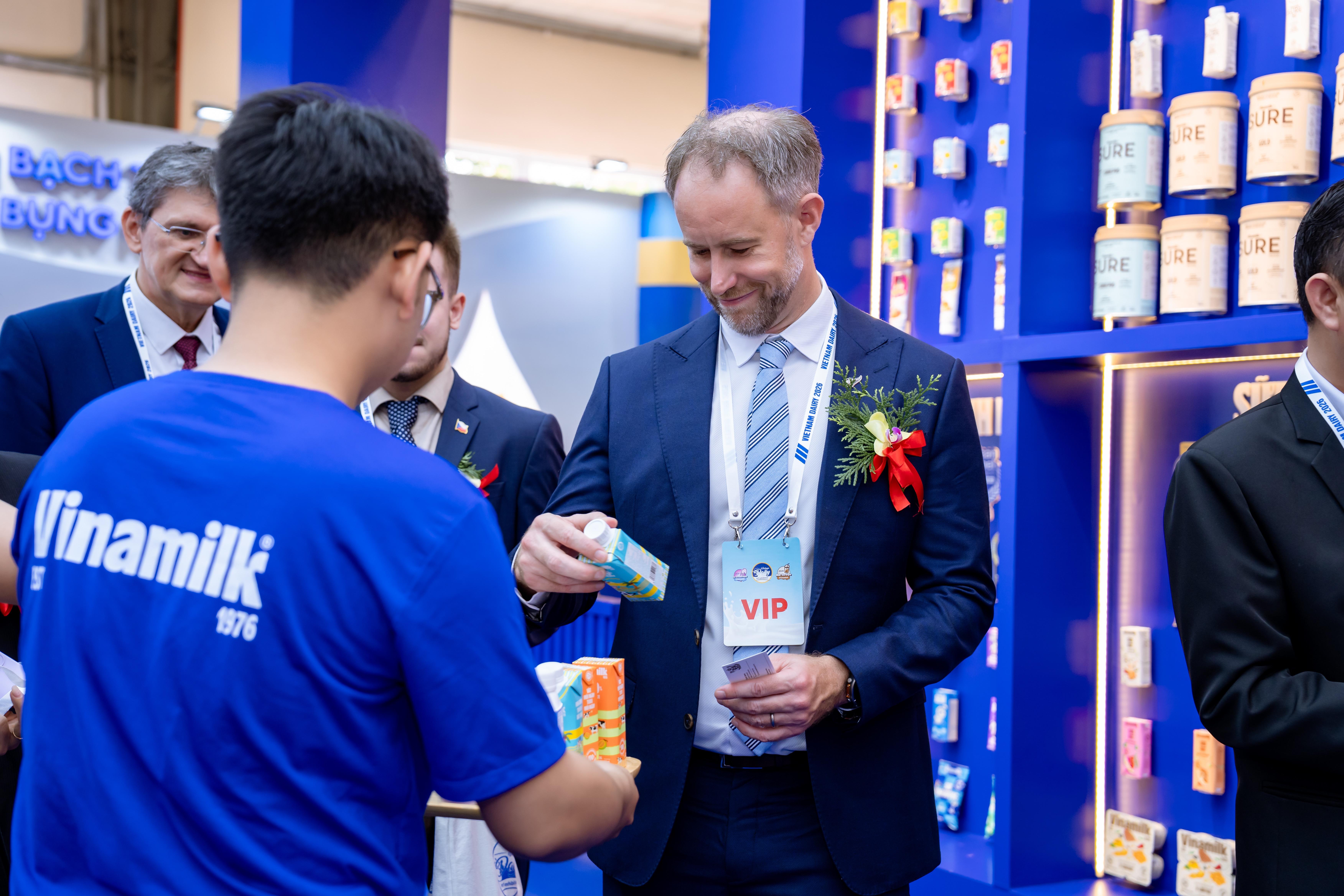 anh-4b_1780299762.jpg