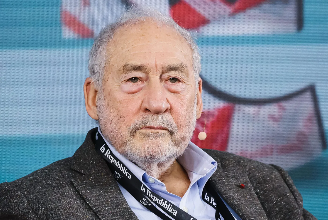 Chủ nhân giải Nobel cảnh báo: AI sẽ tạo ra tầng lớp siêu giàu mới, đẩy bất bình đẳng lên mức chưa từng có Chủ nhân giải Nobel cảnh báo: AI sẽ tạo ra tầng lớp siêu giàu mới, đẩy bất bình đẳng lên mức chưa từng có