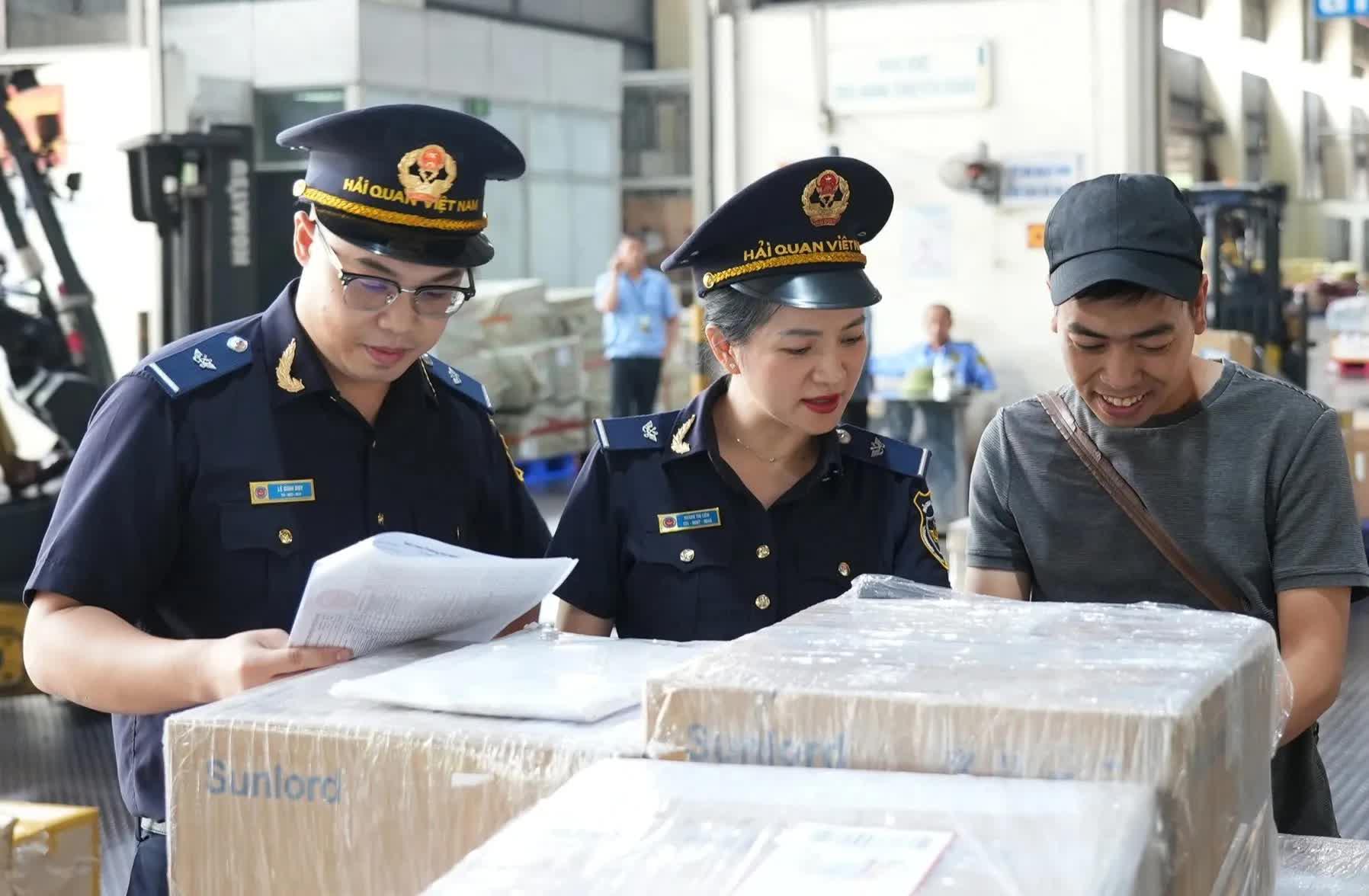 Hải quan triển khai đồng bộ mã kho, bãi, địa điểm mới từ 1/7