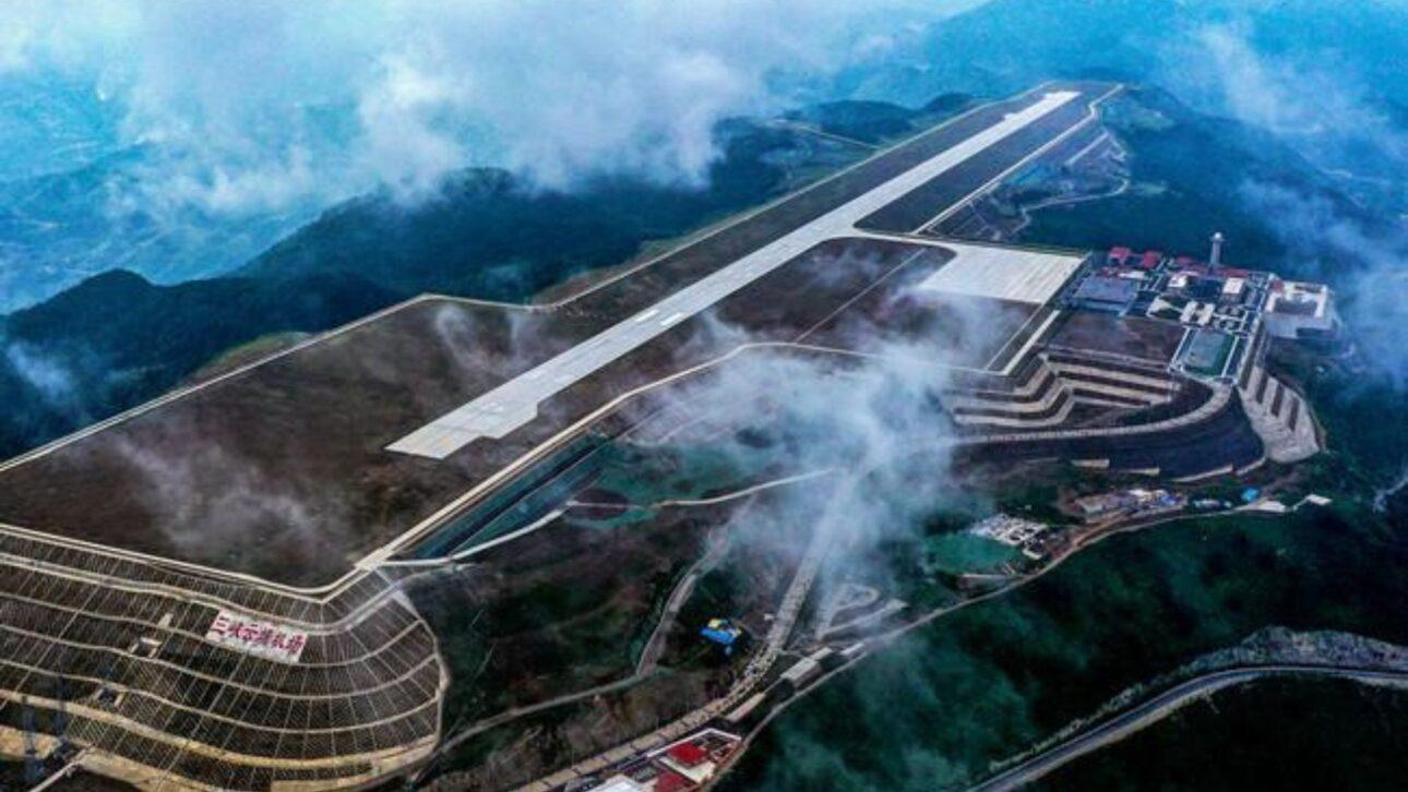 Huy động nhân công xây dựng sân bay trên đỉnh núi cao hơn 1.700m, vốn đầu tư 6.300 tỷ đồng Huy động nhân công xây dựng sân bay trên đỉnh núi cao hơn 1.700m, vốn đầu tư 6.300 tỷ đồng