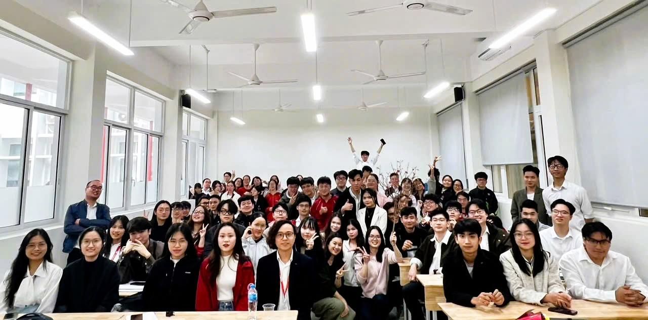 Ngành học hơn 90% sinh viên ra trường có việc làm: Khó bị AI thay thế, thu nhập tới 40 triệu đồng/tháng