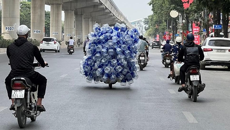Người đi xe máy sẽ bị phạt tới 14.000.000 đồng nếu có hành vi này, cần biết để thực hiện nghiêm Người đi xe máy sẽ bị phạt tới 14.000.000 đồng nếu có hành vi này, cần biết để thực hiện nghiêm