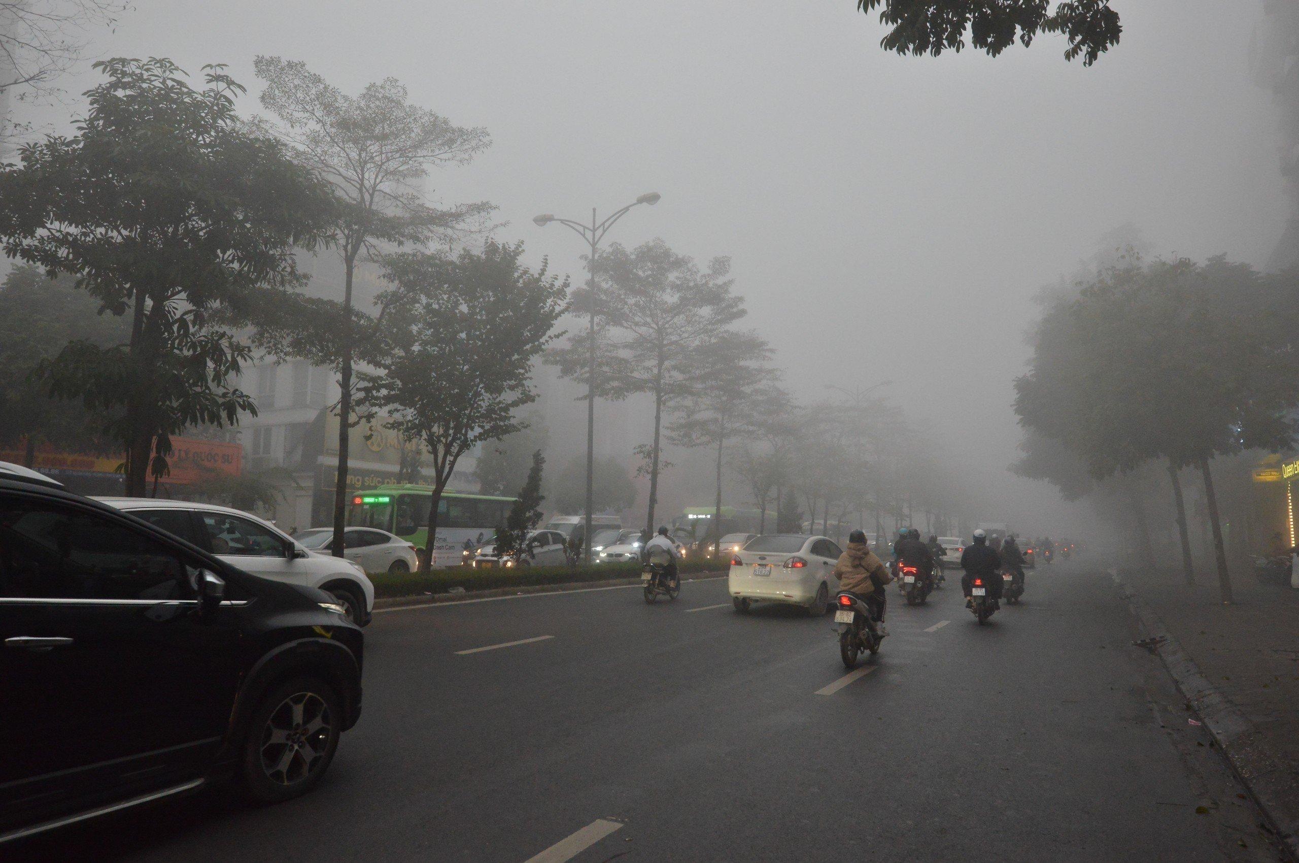 Nồm ẩm bủa vây Hà Nội, khi nào tình trạng này mới kết thúc? Nồm ẩm bủa vây Hà Nội, khi nào tình trạng này mới kết thúc?