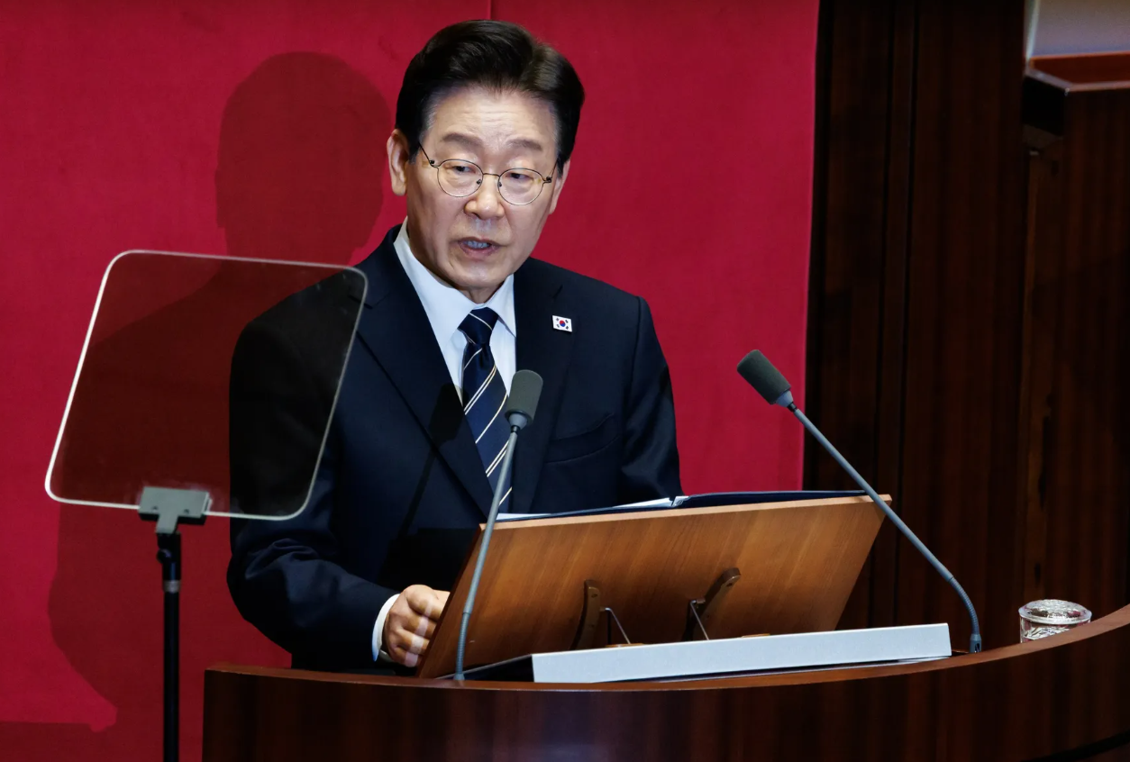 Siêu cường châu Á bơm 17 tỷ USD, khẩn cấp kêu gọi người dân 'tiết kiệm từng giọt nhiên liệu'