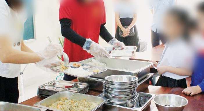 Vụ 'đặc biệt nghiêm trọng' 300 tấn thịt lợn bệnh tuồn vào trường học: Sở GD&ĐT Hà Nội yêu cầu các trường báo cáo gấp