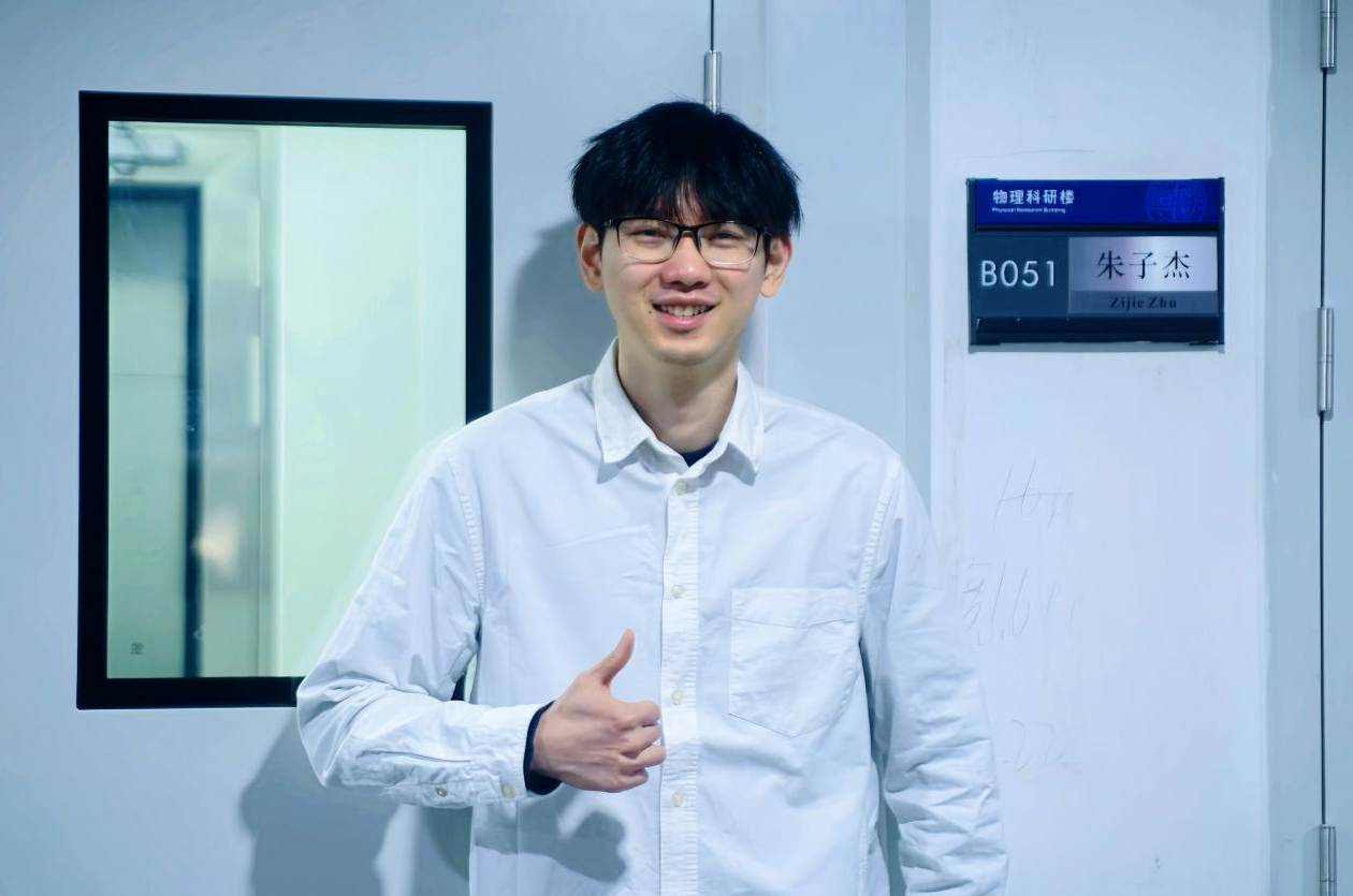 Phó Giáo sư 30 tuổi chính thức rời châu Âu, gia nhập giảng dạy tại nước láng giềng Việt Nam, được cấp riêng một phòng thí nghiệm