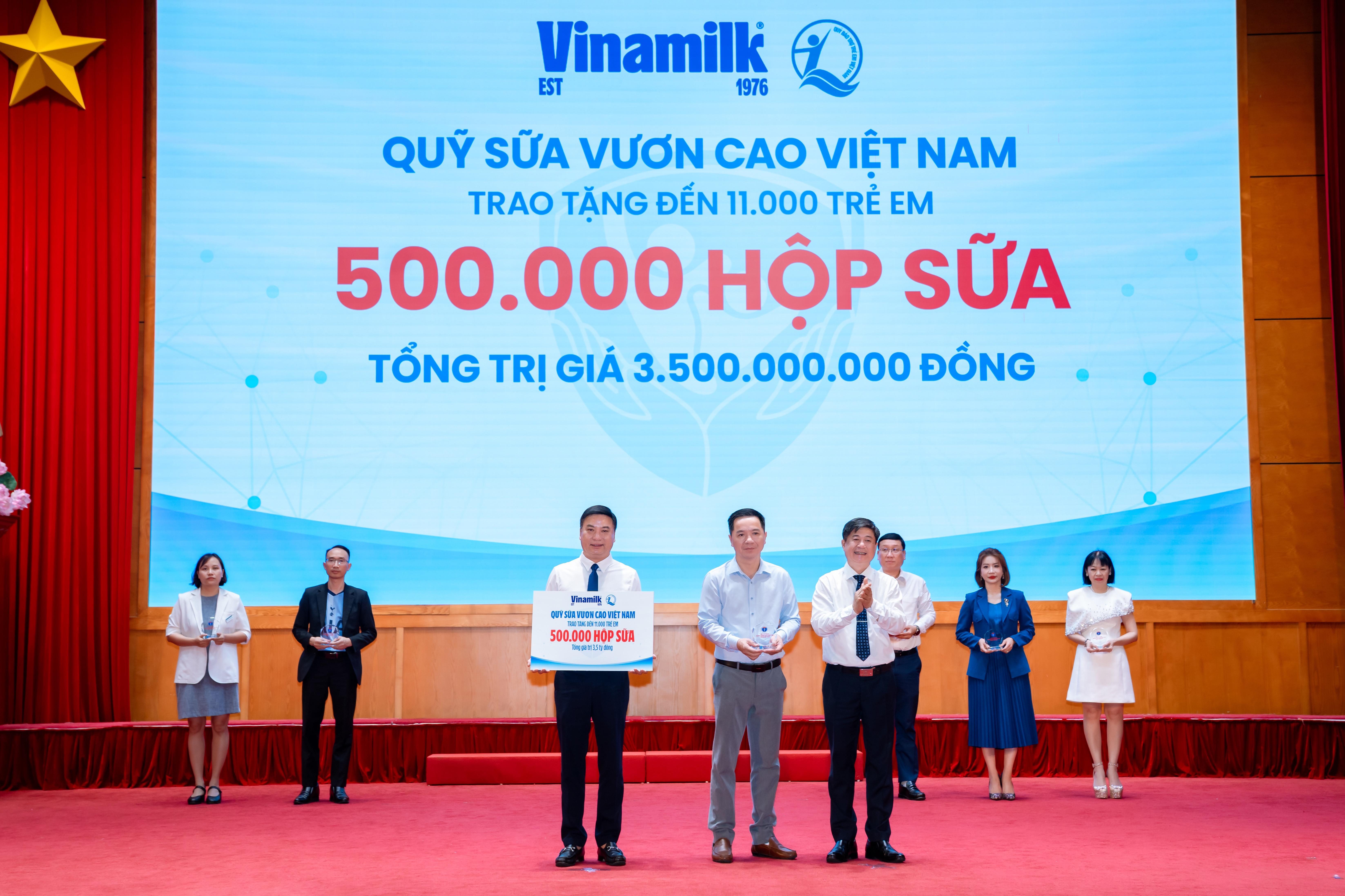 Khởi động Quỹ sữa Vươn cao Việt Nam 2026, Vinamilk hướng tới môi trường phát triển toàn diện cho trẻ nhỏ Khởi động Quỹ sữa Vươn cao Việt Nam 2026, Vinamilk hướng tới môi trường phát triển toàn diện cho trẻ nhỏ