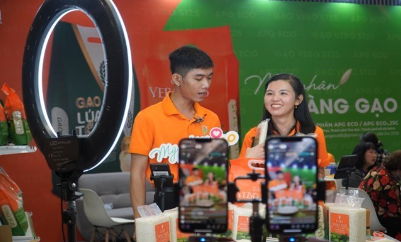 Livestream bán hàng bước vào cuộc đua xây dựng niềm tin thị trường