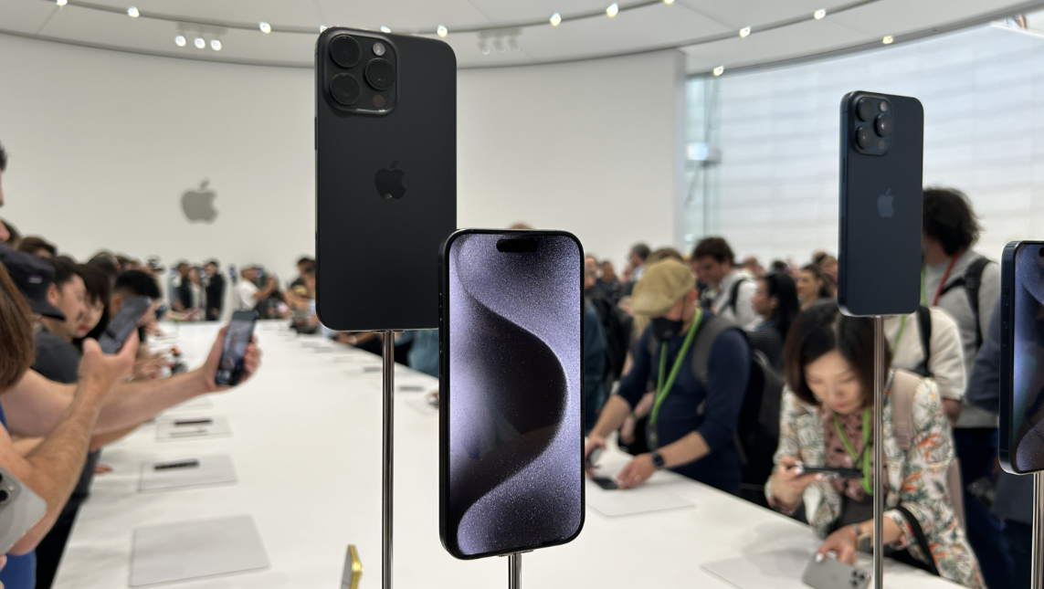 Apple lách luật để mua chip nhớ từ 2 công ty Trung Quốc, 'chọc giận' ông Trump